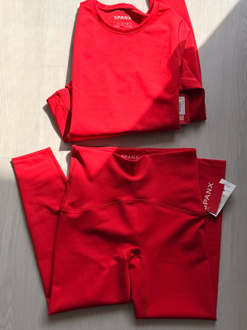NEW! SPANX Booty Boost Spanx Red 7/8 length Leggings and Long Sleeve Top size M